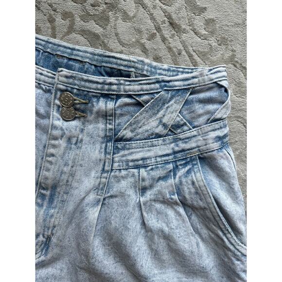 Vintage 90s Women's Jean Denim Shorts 8 Medium Acid Wash High Rise Pleated - Picture 3 of 9